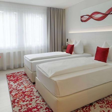 Ramada By Wyndham Dresden Hotel Exterior photo