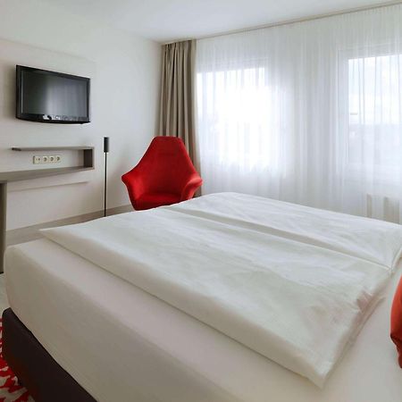 Ramada By Wyndham Dresden Hotel Exterior photo