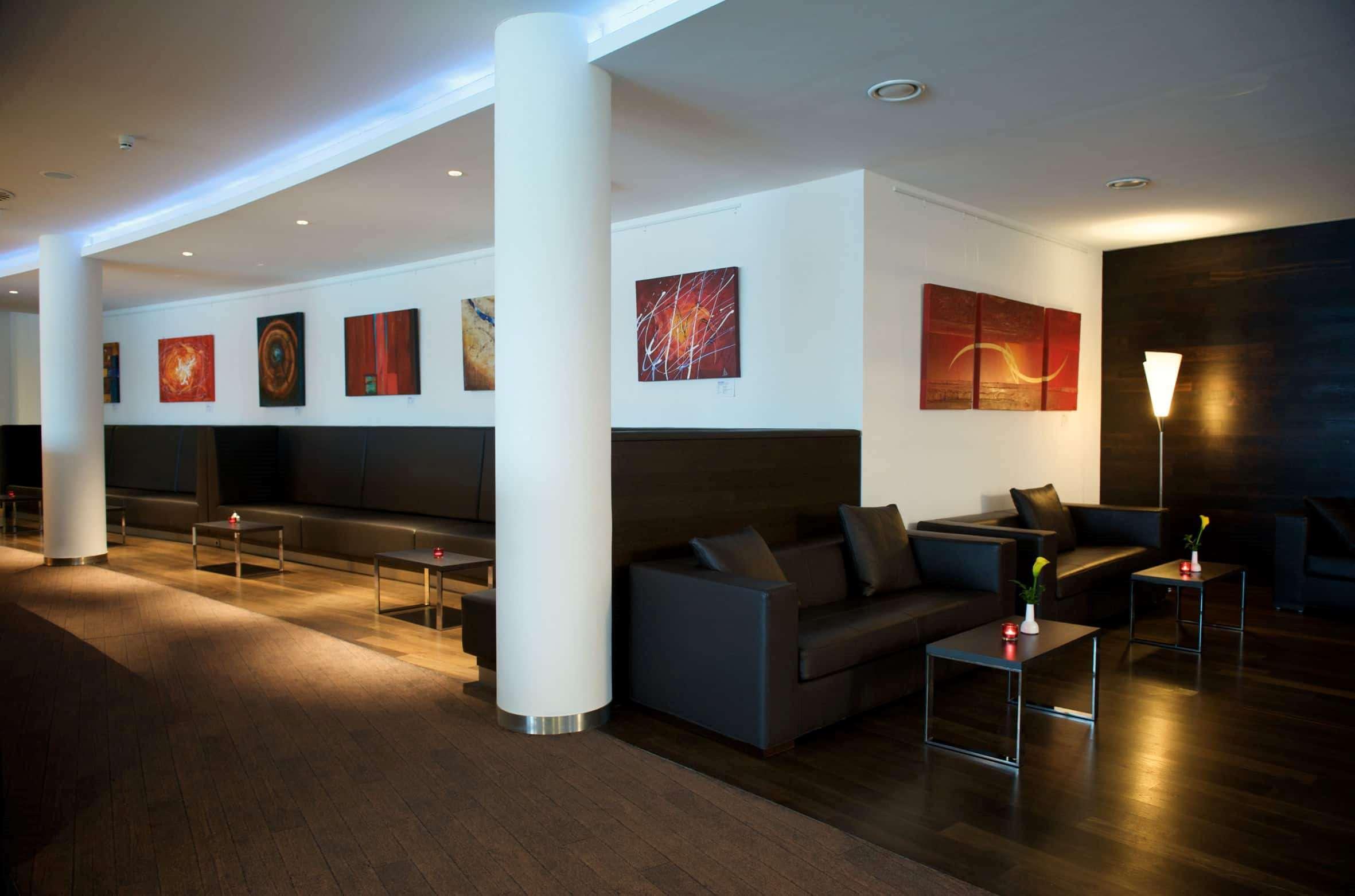 Ramada By Wyndham Dresden Hotel Exterior photo