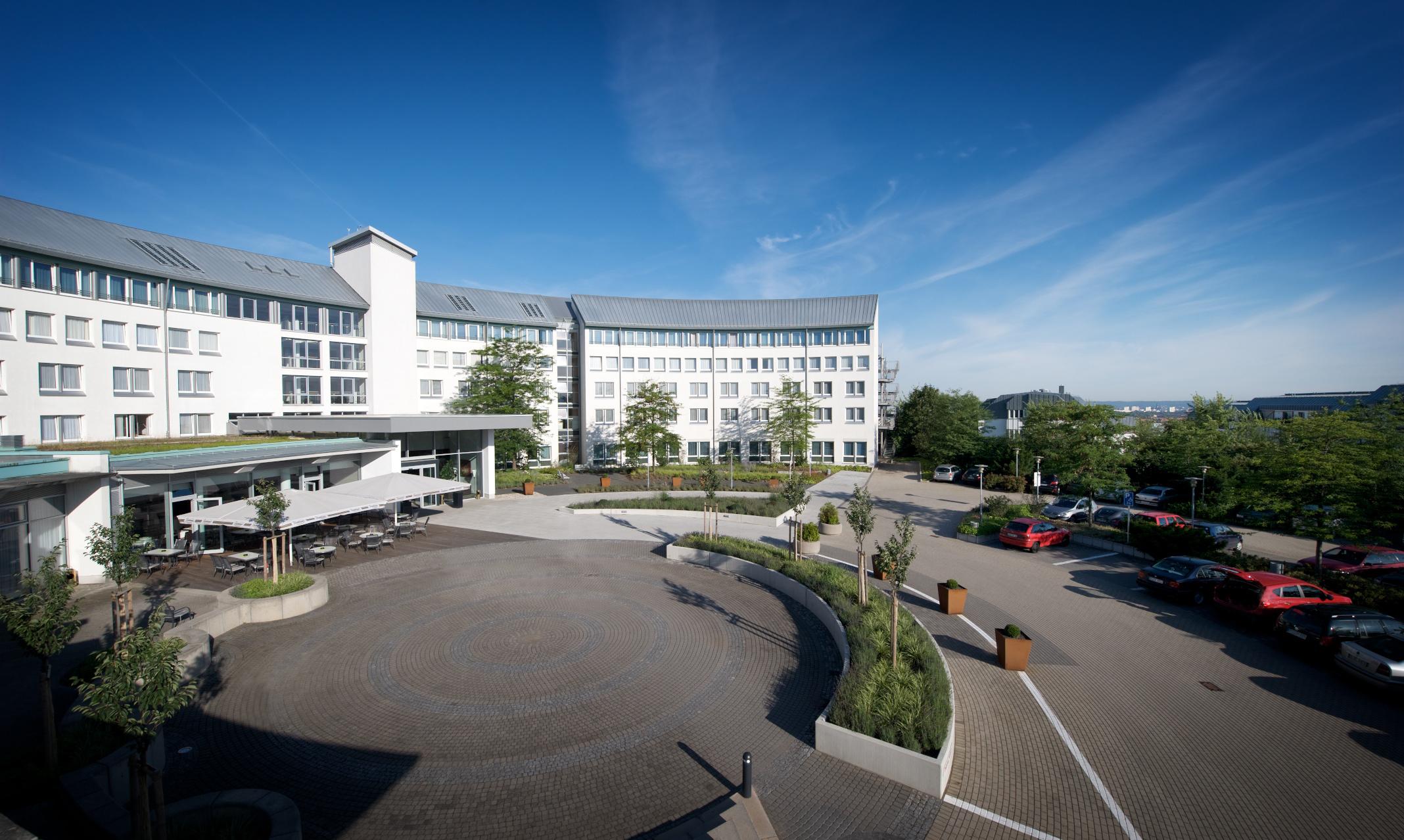Ramada By Wyndham Dresden Hotel Exterior photo