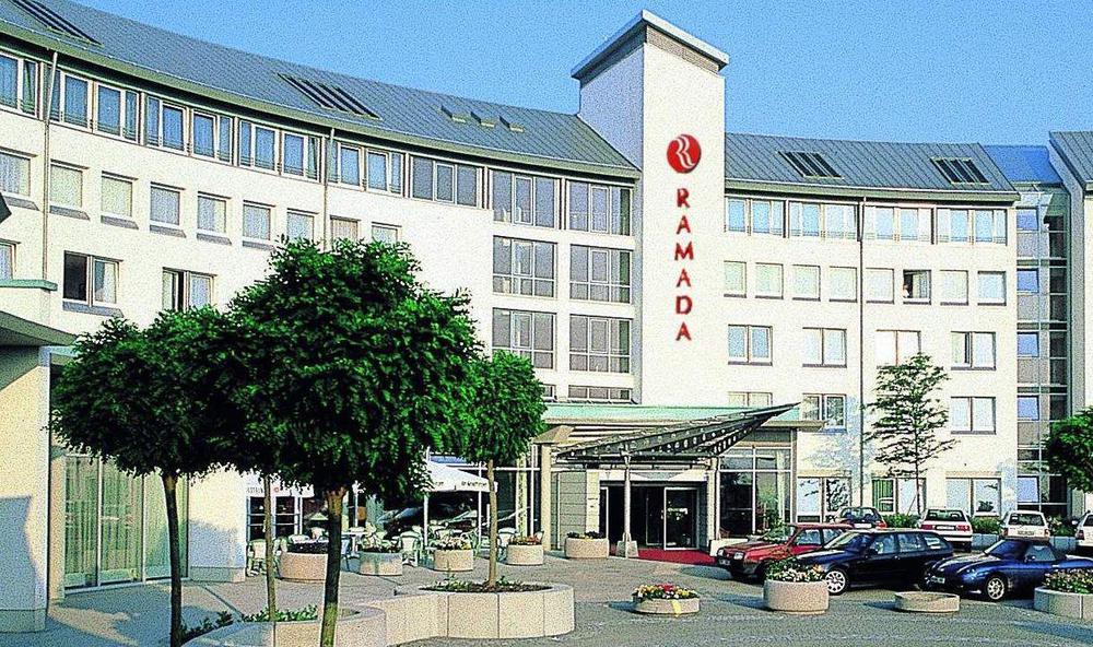 Ramada By Wyndham Dresden Hotel Exterior photo
